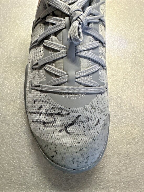 Devin Booker Autographed Signed Nike Basketball Shoe COA From The Phoenix Suns main image 15